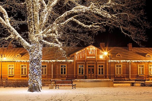 Elvas stationsbyggnad på vintern