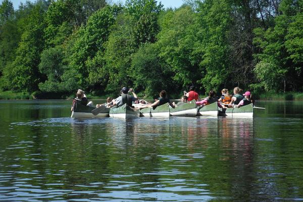 Kanuu.ee kanuumatk perele 4-kohalise turvalise kanuuga Audru jõel