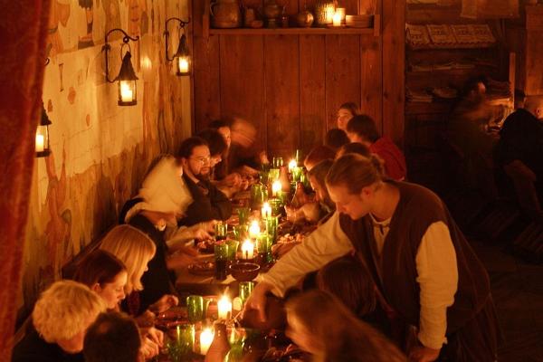 Tallinna legendide ekskursioon ja keskaegne sööming