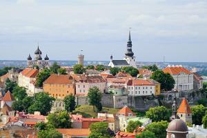 En guidad rundtur med bil i Tallinn från Gamla stan till Kadriorg