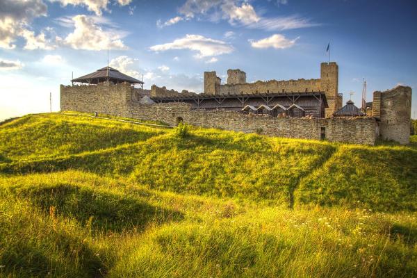 Aus Tallinn zur spannenden Erlebnistour mit Reiseführer in die Burg von Rakvere