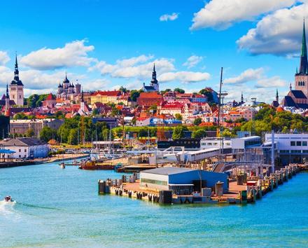 Busexkursion in Tallinn und ein Besuch der mittelalterlichen Altstadt zusammen mit einem Mittagessen am Meer