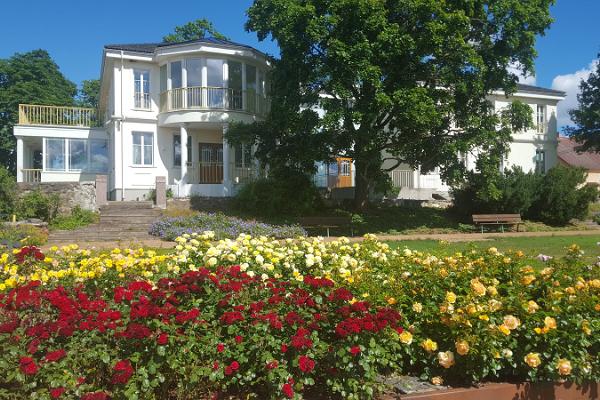 Luunja Rose Garden