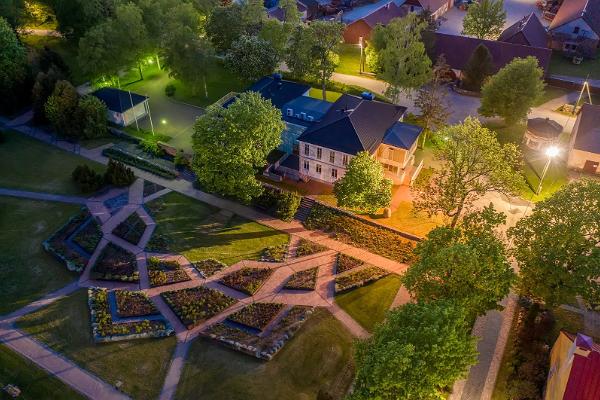 Luunja Rose Garden at night