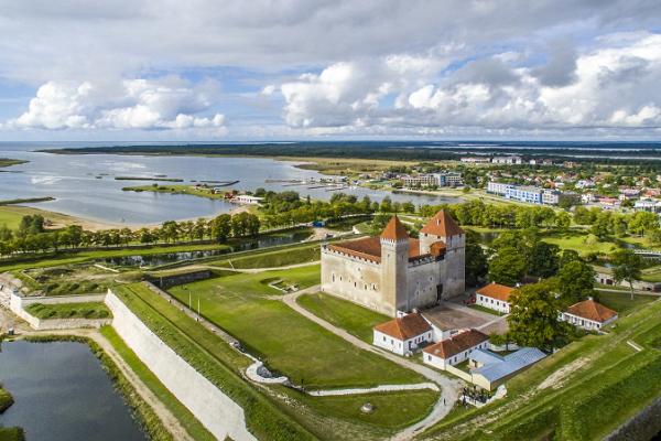 Mittelalterliche Burgen und Festungsanlagen in Estland