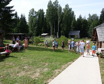 Taimeaia külastus perenaisega Lepiku-Mardi Talu Kollektsioonaias