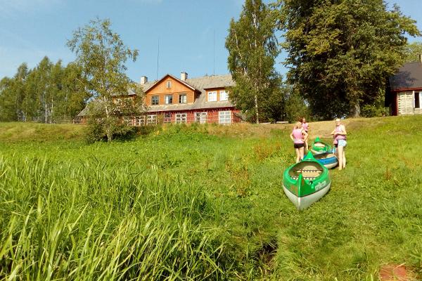 Samlikun lomatalon kanoottiretket Pärnun joella