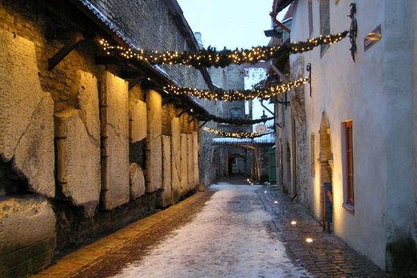 Tallinn Old Town Private Holiday Tour & Marzipan Truffles Making Workshop