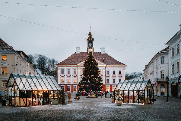 Каток и Городок света в центре города Тарту