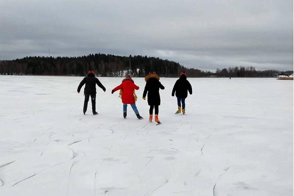 Skating trip in Otepää, on Lake Pühajärv