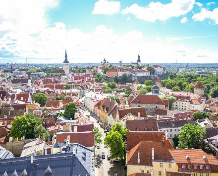Tallinnan vanhankaupungin kävelykierros ja vierailu Viron ulkoilmamuseossa