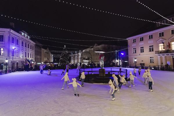 Skridskorinken i Tartus innerstad 