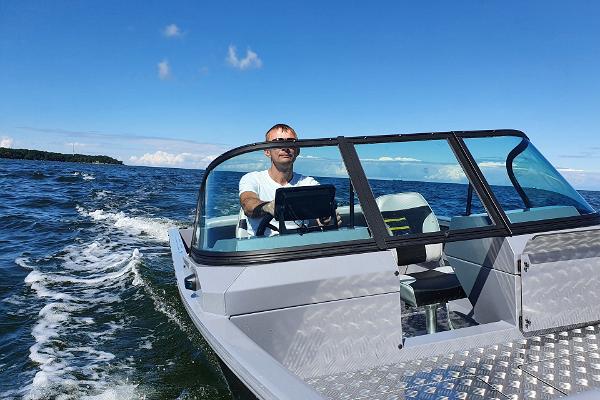 Rendikaater.ee speedboat rental in Pärnu