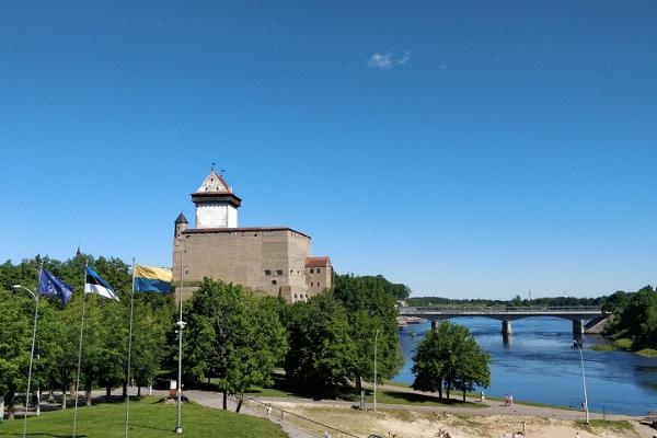 Guidad dagstur från Tallinn tills östra riksgränsen och tillbaka