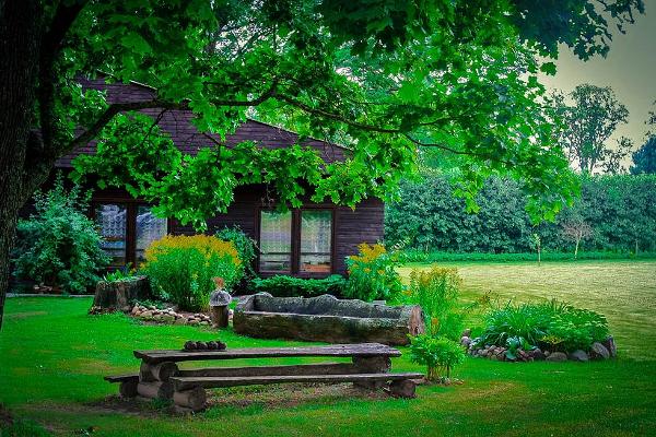 Den harmoniska trädgården i Loodus BioSpa naturbehandlingscentrum