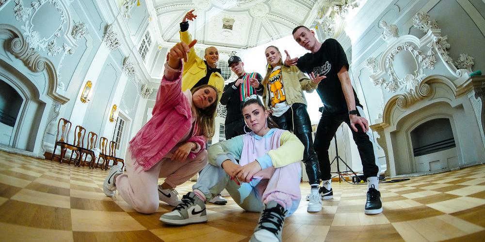 Dance the tough times away with Visit Estonia #kaerajaaning