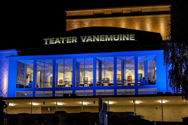 Teater Vanemuine (suure maja konverentsikeskus) õhtune vaade