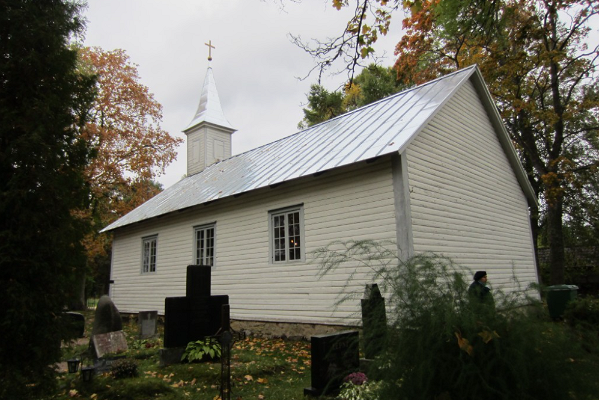 Die Kapelle und der Friedhof von Käsmu