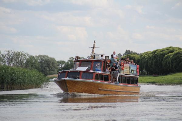 Vergnügungsfahrten auf die Insel Piirissaar mit M/I Alfa