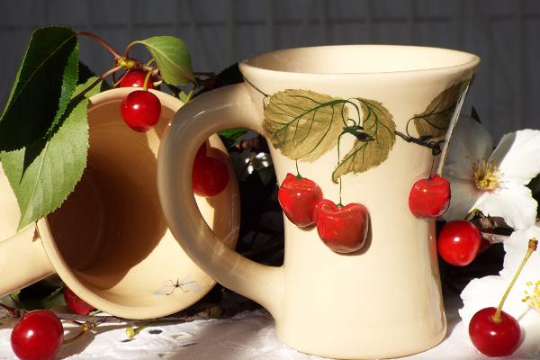 Mõisakeraamika cups with cherries