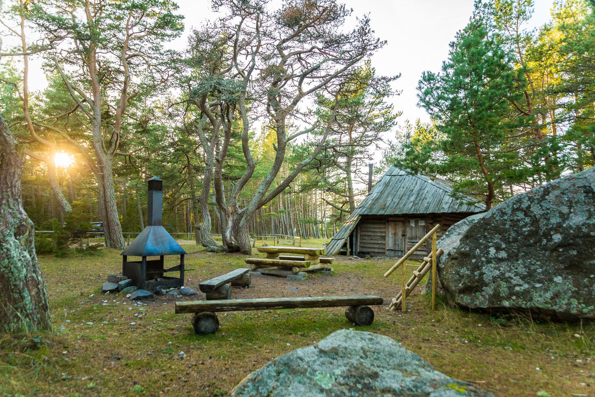 Neljateeristi nature trail