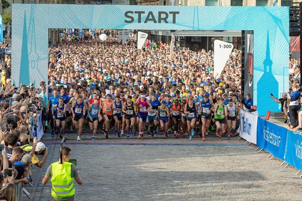 Tallinna Maratoni 10 kilomeetri jooksu start