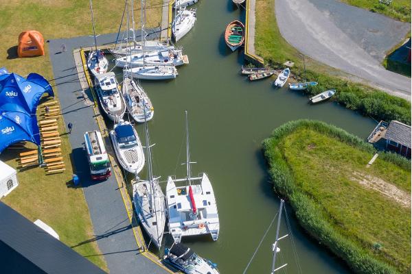 Hafen für kleine Schiffe in Sõru