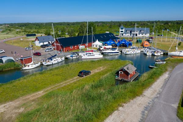 Hafen für kleine Schiffe in Sõru