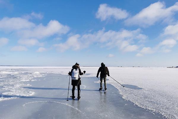 Seikle Vabaks skating on sea ice
