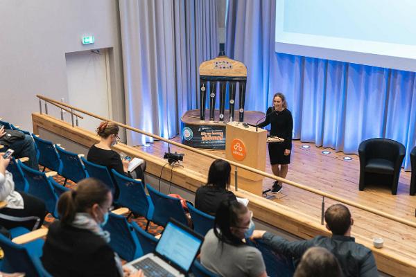 AHHAA-tiedekeskuksen seminaaritilat: Verkko- ja hybridikonferenssit