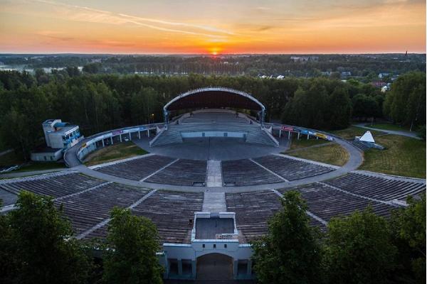 Тартуская певческая сцена в парке отдыха Тяхтвере