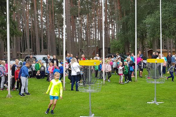 Discgolf-Park des Gesundheitssportszentrums des Landkreises Tartu: Discgolf-Unterricht für Schulen 