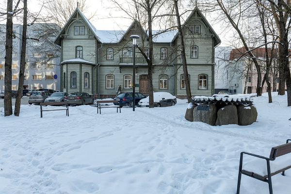 Cornflower – Monument to the Victims of Stalinism in winter