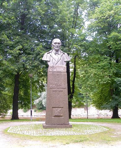 Friedrich Reinhold Kreutzwaldi monument