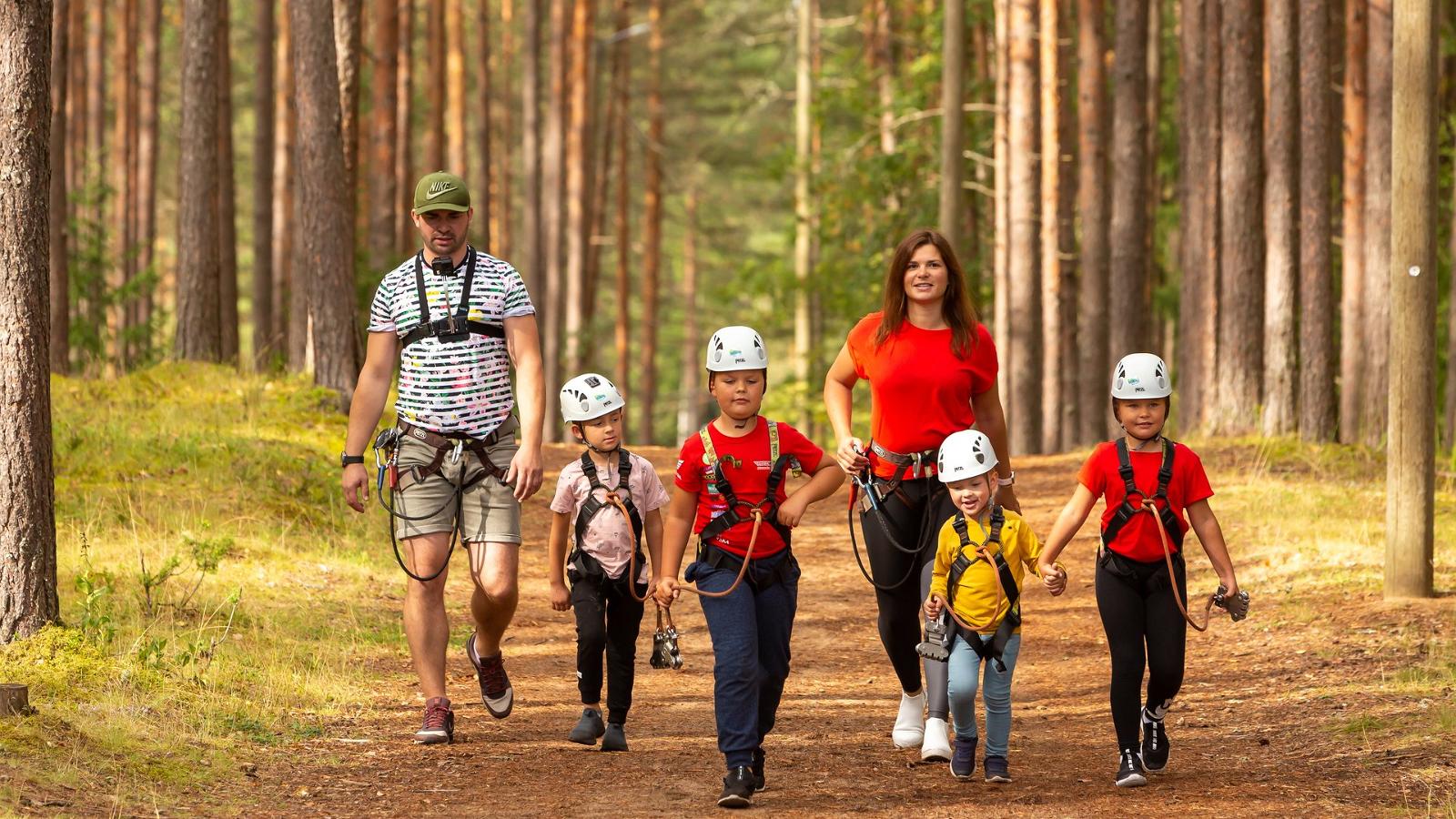 Adventure family. Парк приключений Алутагузе. Cirencester Family Adventure Centre.
