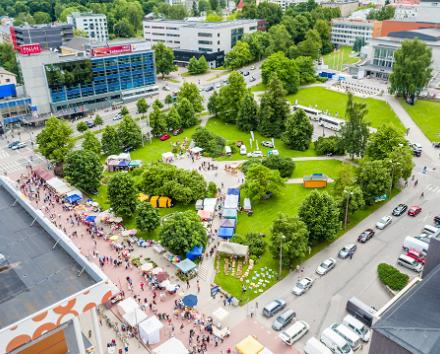 Naturtour: Von Tallinn nach Tartu durch die Wälder von Kõrvemaa: Rathausplatz in Tartu