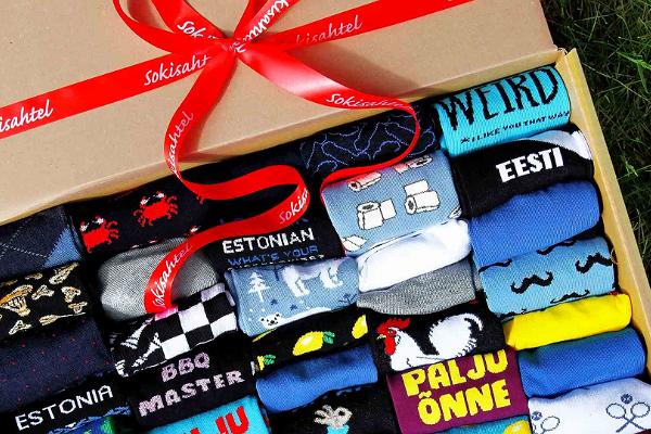 Gift box with 50 pairs of socks