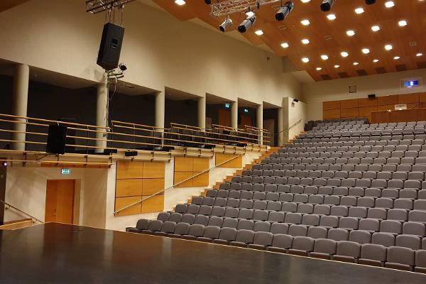 Valga Kultuuri- ja Huvialakeskuse teatri- ja konverentsisaal