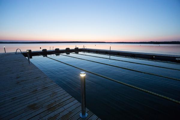 Sjön Karujärv och strand