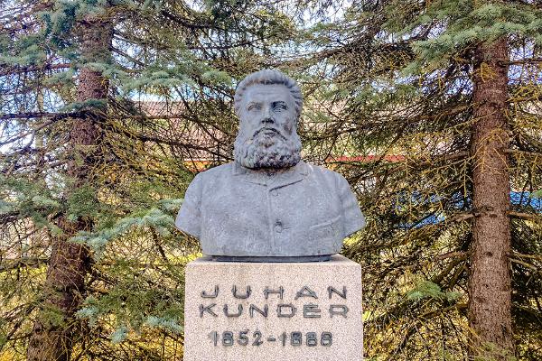 Das Denkmal für Juhan Kunder