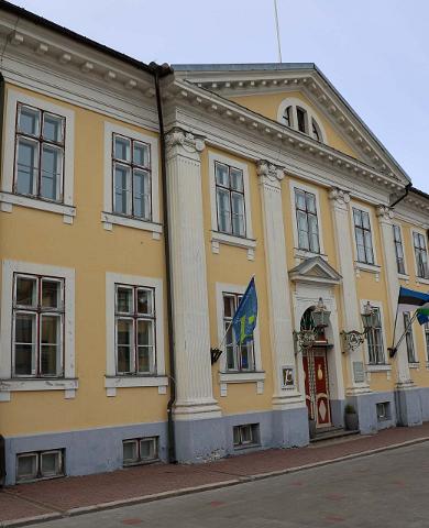Das Rathaus von Pärnu