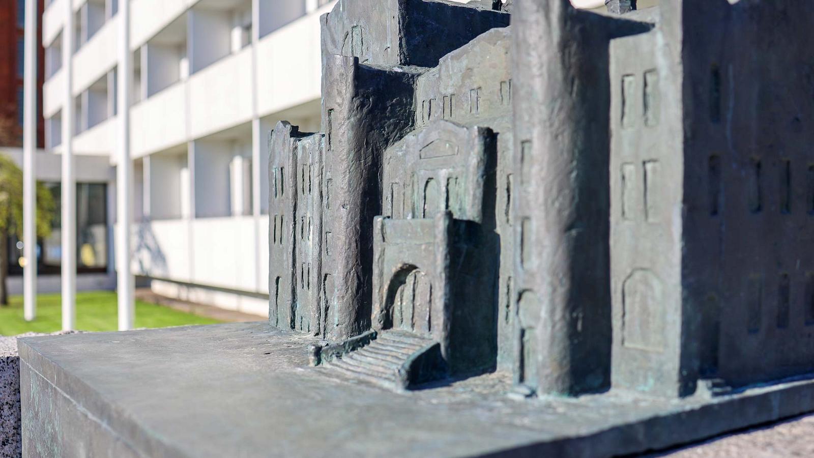 Endla Society Building Monument