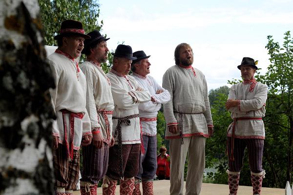 Guidad rundtur med en officiellt certifierad guide: pärlorna av Seto kultur: Seto män sjunger