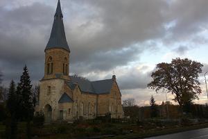 Die Kirche in Jüri