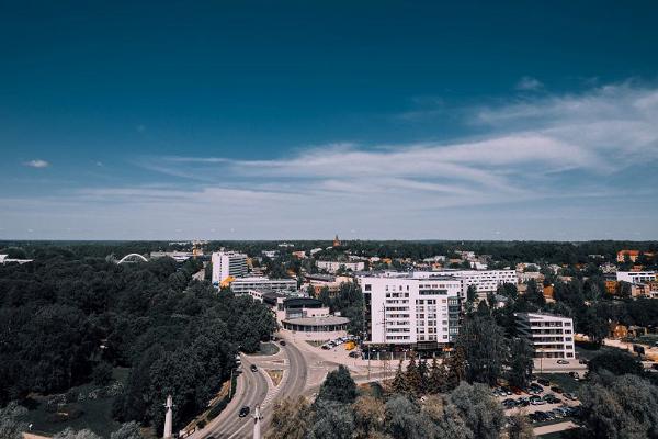 Aussichtsplattform auf dem Dach des Einkaufszentrums Plasku