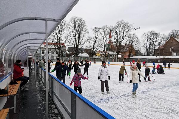 Schlittschuhbahn in Pärnu