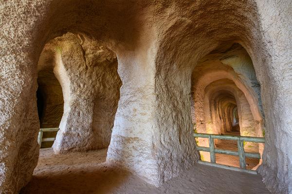 Besucherzentrum der Höhlen von Piusa