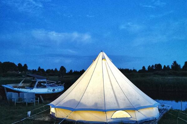 Fishing Village Glamping telšu nometne