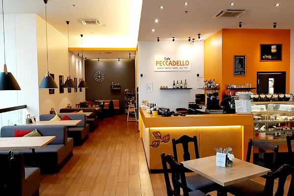 Cafe Peccadello tirdzniecības centrā Kaubamajakas