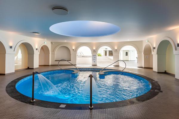 Hestia Hotel Strand, massage pool